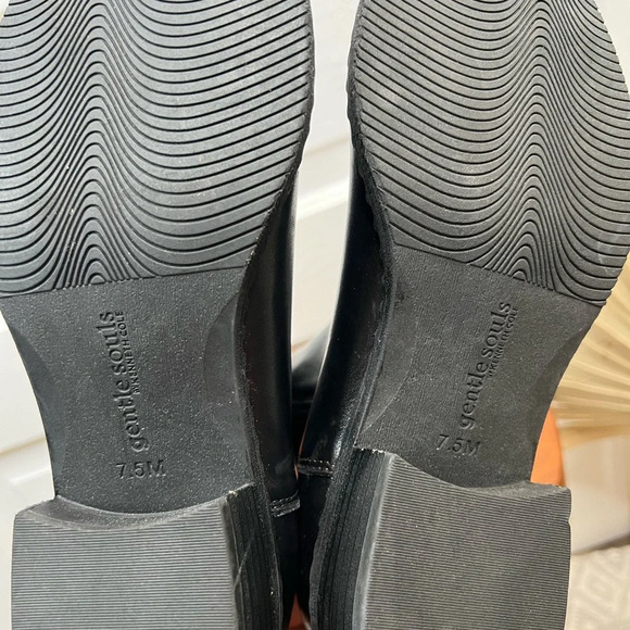 Gentle Souls Women's Bernadette Chelsea Leather Bootie Black Size 7.5 Ankle Boot - Picture 8 of 13